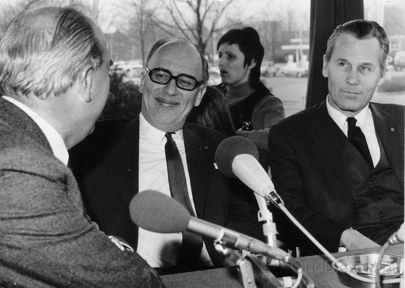 Burgemeester van Bruggen 1975.jpg